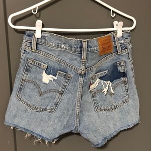 Levi Wedgie Short